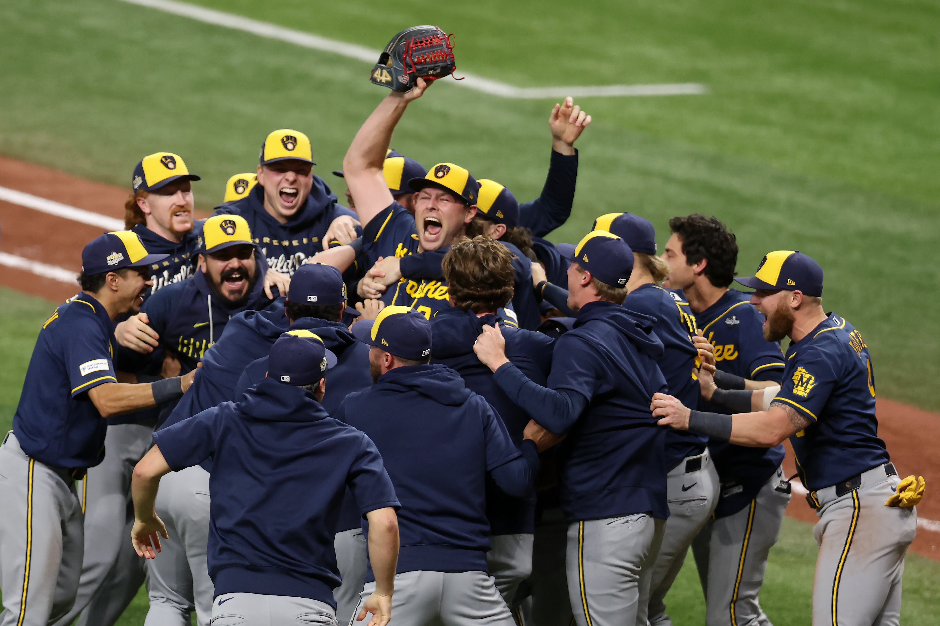 Brewers beat the Rays in Game 5 to win the first World Series title in franchise history