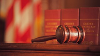Woman Gets 20-Year Prison Term for Fatal Stabbing