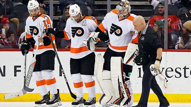 steve mason gets hydrated as flyers thirst for consistency nbc 10 steve mason with flyers team