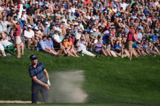 Eagles Fans Remind New England Golf Fans Who Won Super 