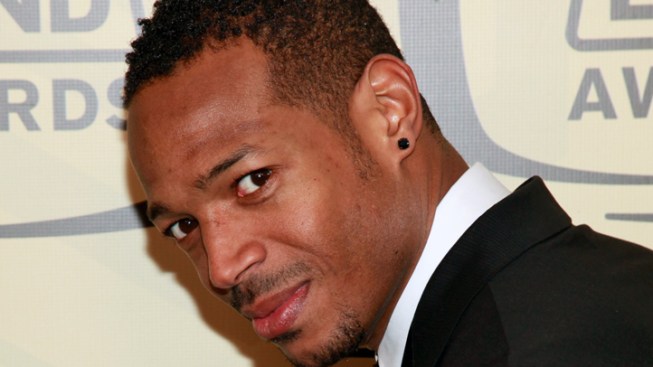 Marlon Wayans emmy suit